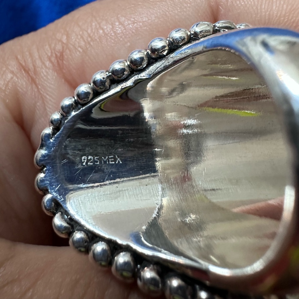 Ring 💍 - Picture 3 of 4